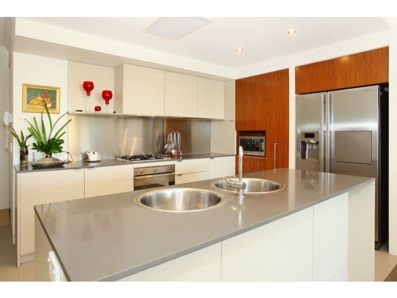 1717/1 Rialto Quay Drive (Stillwater), Hope Island QLD 4212