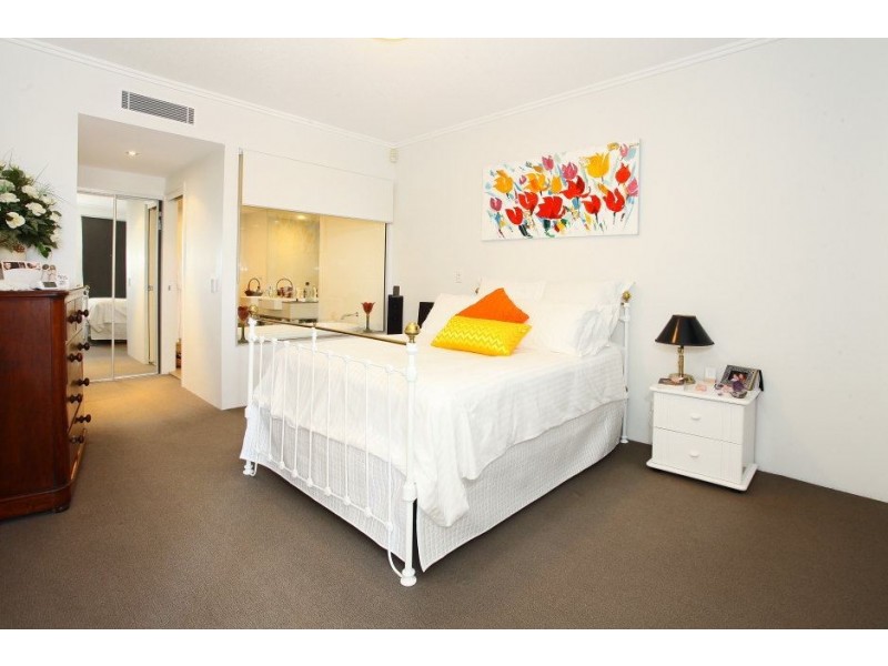 1717/1 Rialto Quay Drive (Stillwater), Hope Island QLD 4212