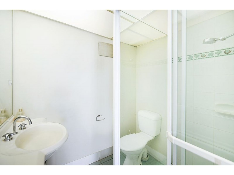 33 Thornton Street, Surfers Paradise QLD 4217