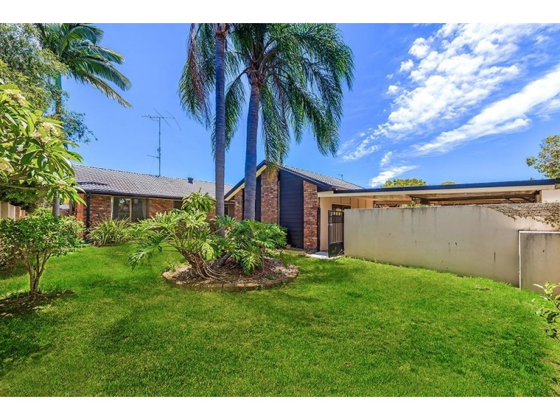 24 Hokitika Street, Broadbeach Waters QLD 4218