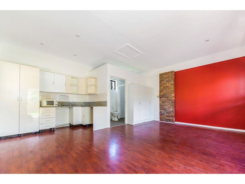 24 Hokitika Street, Broadbeach Waters QLD 4218