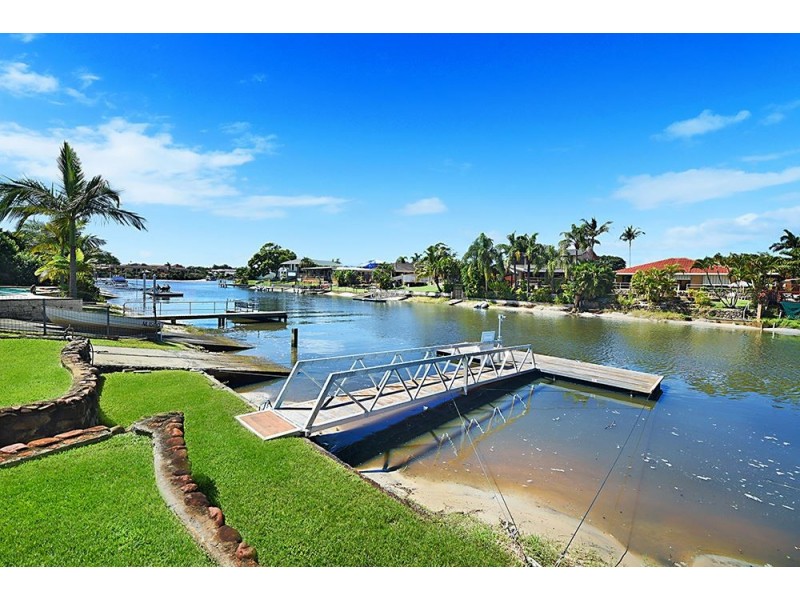 7 Conifer Crescent, Broadbeach Waters QLD 4218