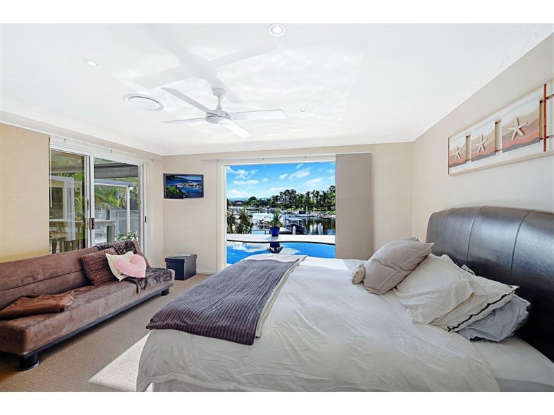 28 Cypress Drive, Broadbeach Waters QLD 4218