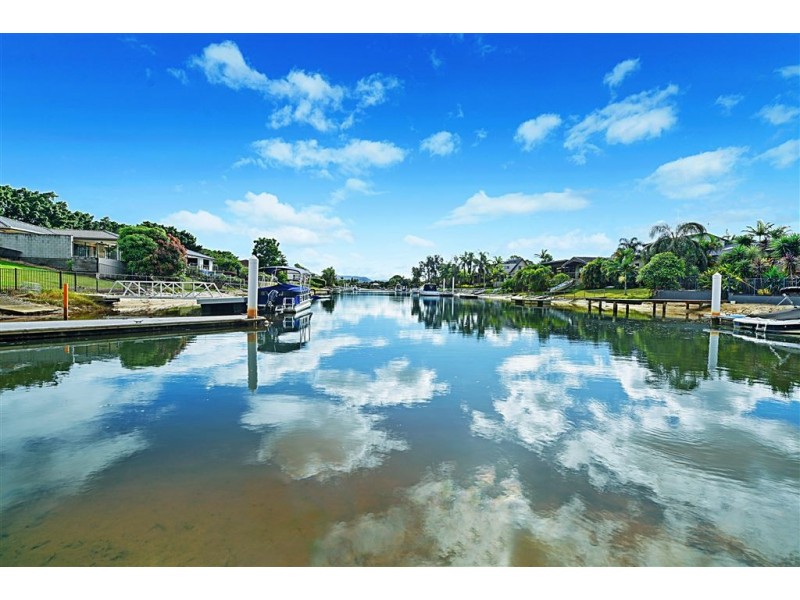 28 Cypress Drive, Broadbeach Waters QLD 4218