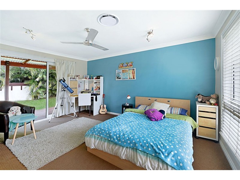 28 Cypress Drive, Broadbeach Waters QLD 4218