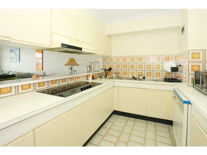 15a/33 Thornton Street, Surfers Paradise QLD 4217