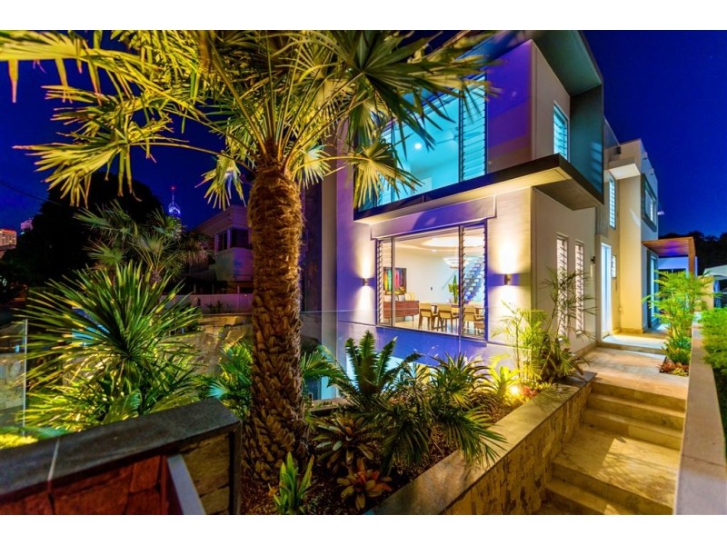 B/255 Stanhill Drive, Chevron Island QLD 4217