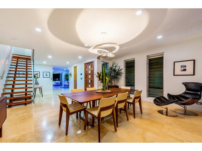 B/255 Stanhill Drive, Chevron Island QLD 4217
