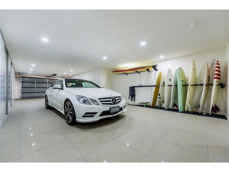 B/255 Stanhill Drive, Chevron Island QLD 4217