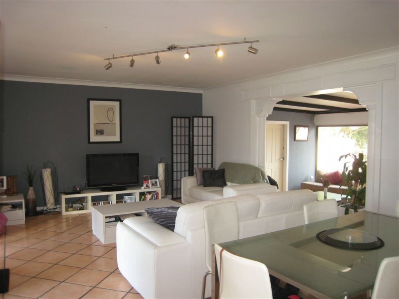 172 Monaco Street, Broadbeach Waters QLD 4218