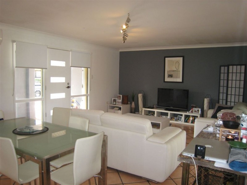 172 Monaco Street, Broadbeach Waters QLD 4218