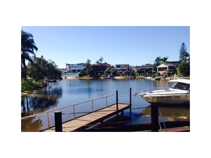 7 Huon Street, Broadbeach Waters QLD 4218