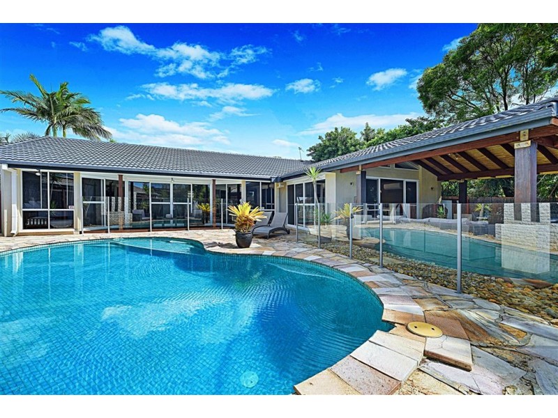 7 Huon Street, Broadbeach Waters QLD 4218