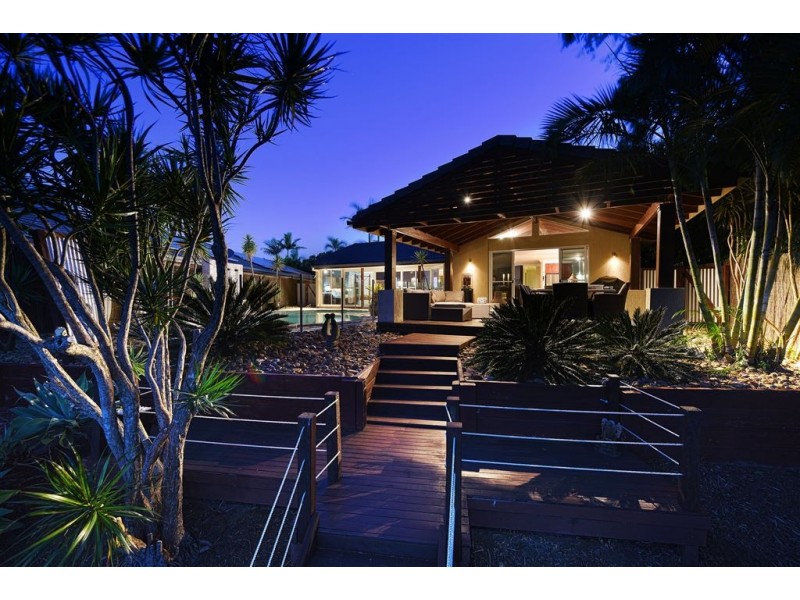 7 Huon Street, Broadbeach Waters QLD 4218