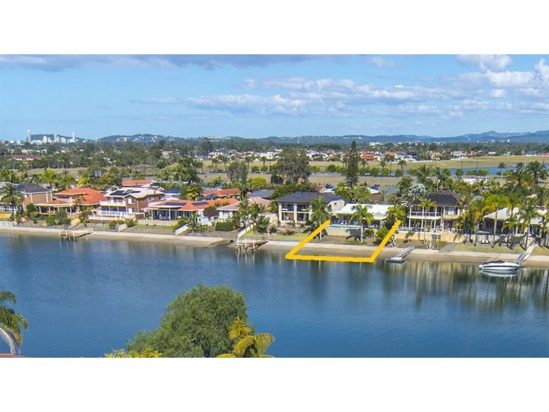 52 Waitomo Street, Broadbeach Waters QLD 4218