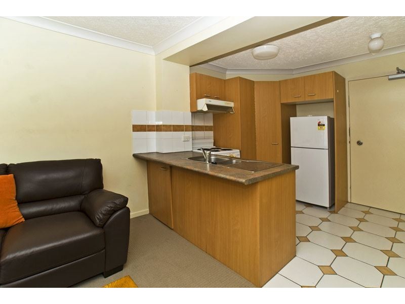 22/21 Markwell Avenue, Surfers Paradise QLD 4217