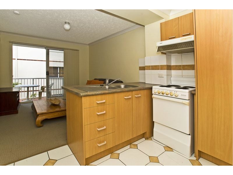 22/21 Markwell Avenue, Surfers Paradise QLD 4217