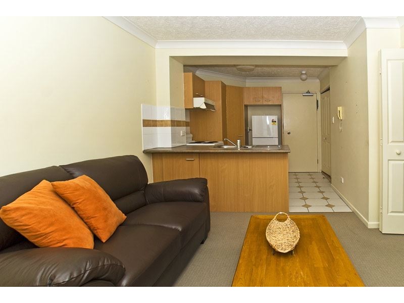 22/21 Markwell Avenue, Surfers Paradise QLD 4217