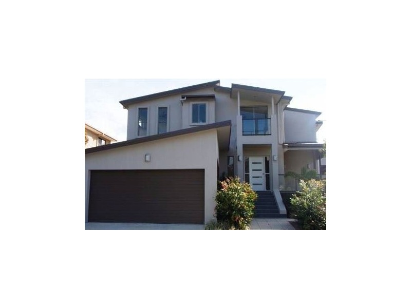 2/16 Wynflo Street, Labrador QLD 4215