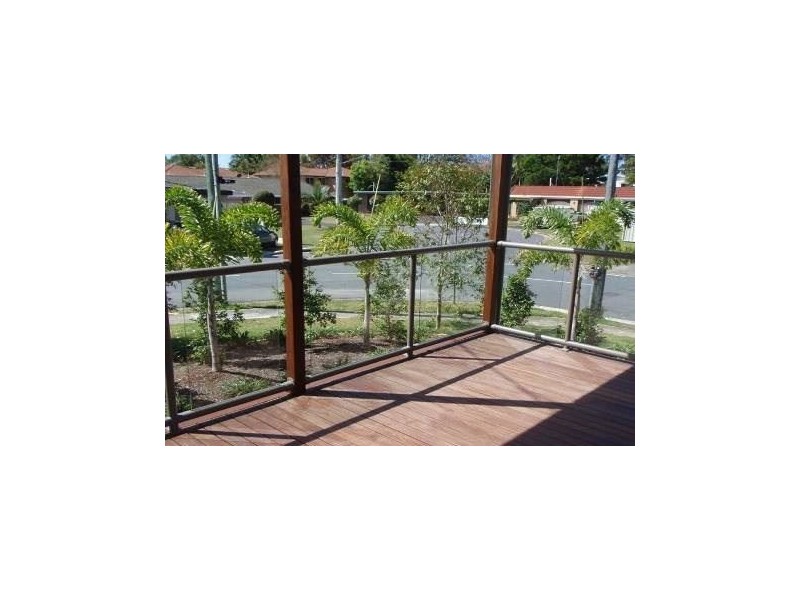 2/16 Wynflo Street, Labrador QLD 4215