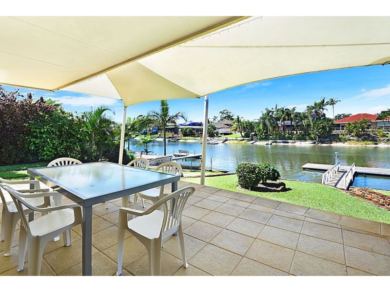 7 Conifer Crescent, Broadbeach Waters QLD 4218