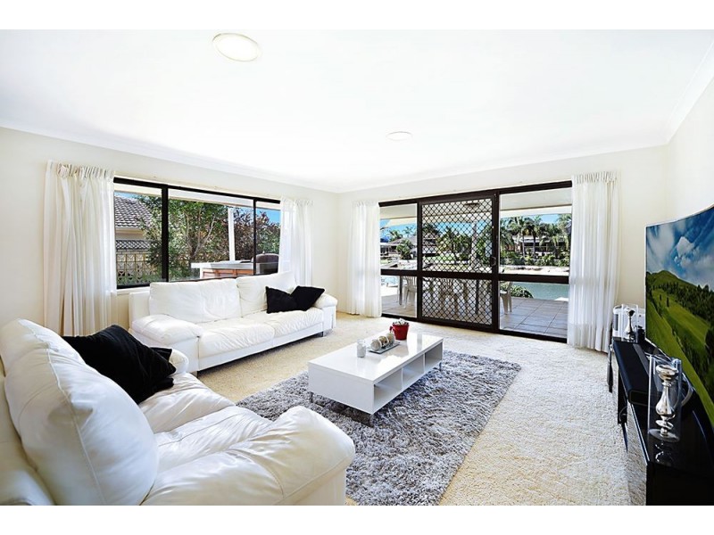 7 Conifer Crescent, Broadbeach Waters QLD 4218