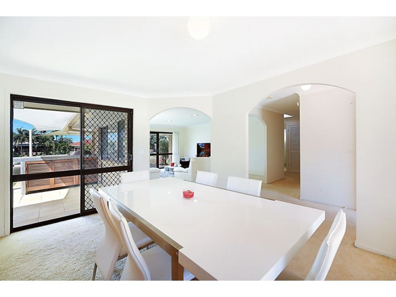 7 Conifer Crescent, Broadbeach Waters QLD 4218