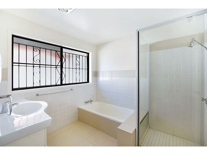 7 Conifer Crescent, Broadbeach Waters QLD 4218