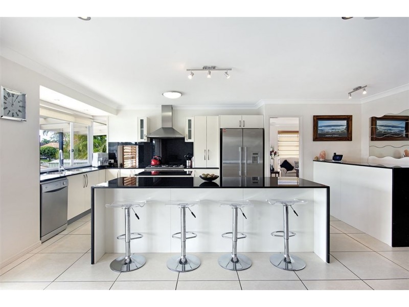 21 Goolagong Court, Broadbeach Waters QLD 4218