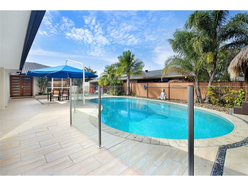 21 Goolagong Court, Broadbeach Waters QLD 4218