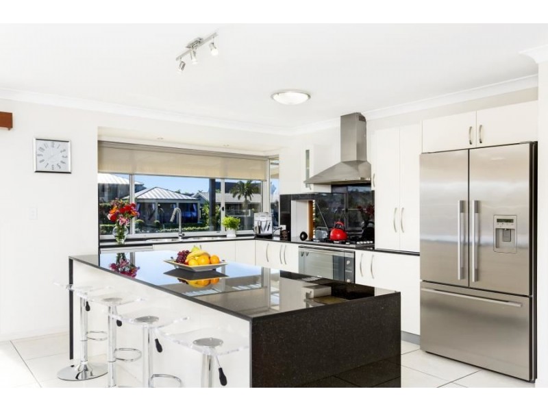 21 Goolagong Court, Broadbeach Waters QLD 4218