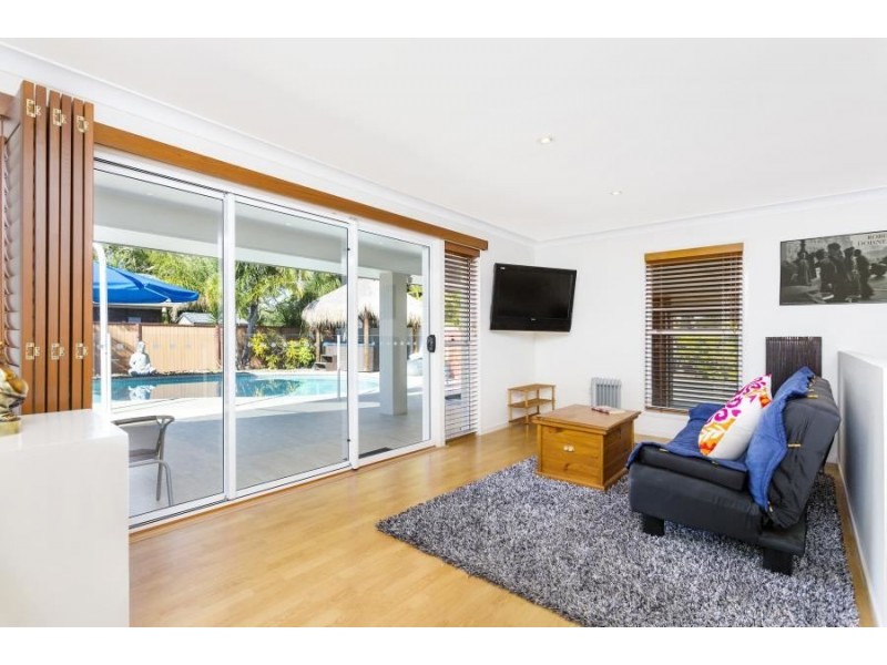 21 Goolagong Court, Broadbeach Waters QLD 4218