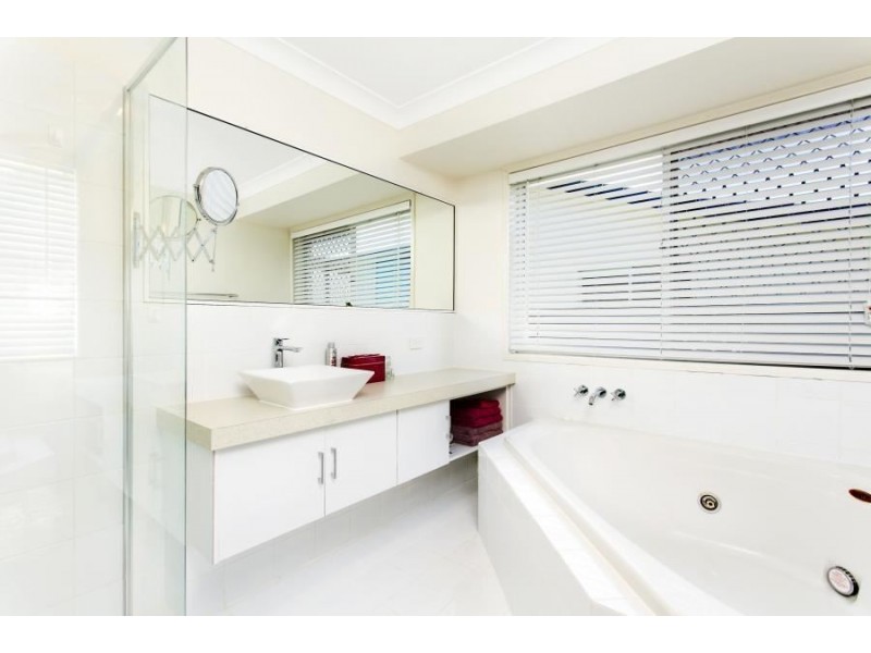 21 Goolagong Court, Broadbeach Waters QLD 4218