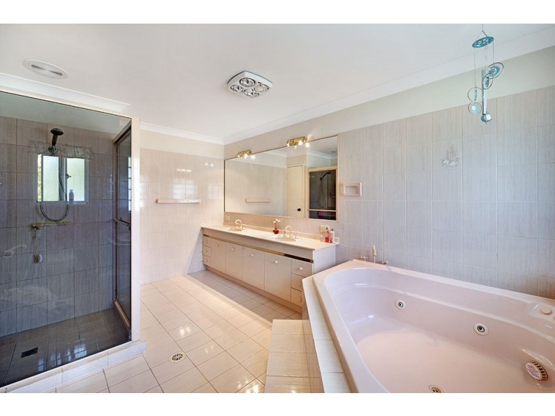 11 Santabelle Crescent, Clear Island Waters QLD 4226