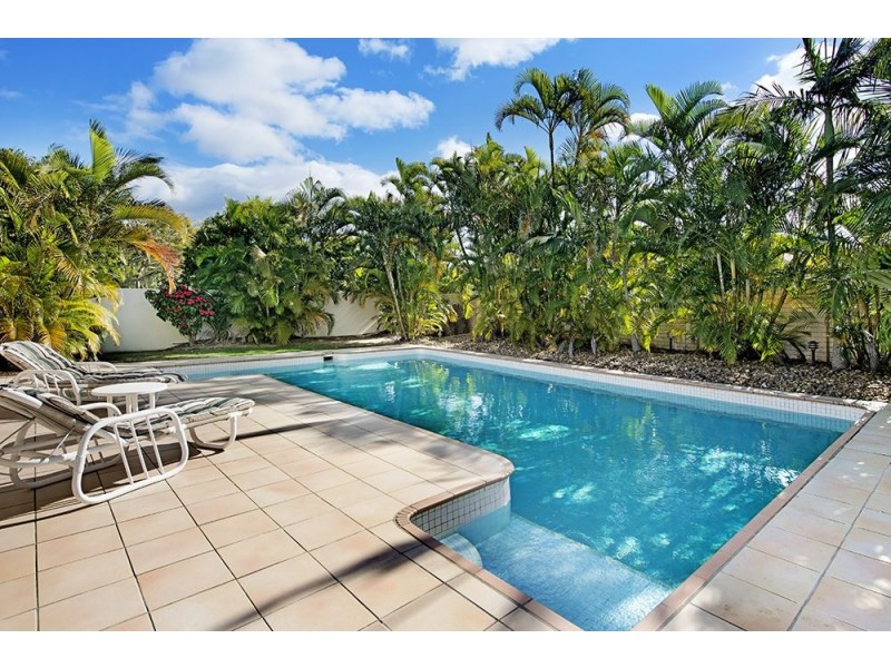11 Santabelle Crescent, Clear Island Waters QLD 4226