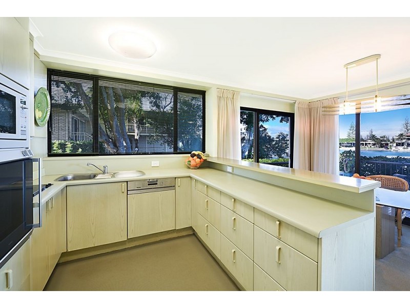 1 Peninsular Drive, Surfers Paradise QLD 4217