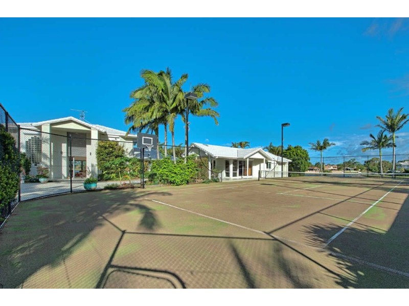 21-23 Winch Ct, Mermaid Waters QLD 4218