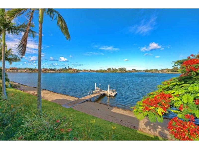 21-23 Winch Ct, Mermaid Waters QLD 4218