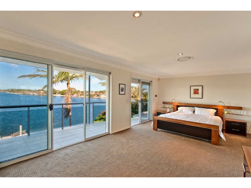 21-23 Winch Ct, Mermaid Waters QLD 4218