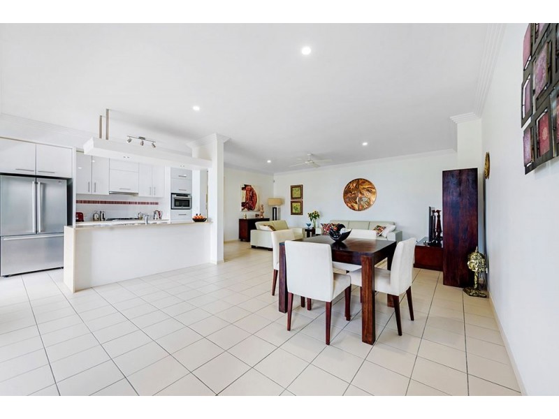 12/8 Parnoo Street, Chevron Island QLD 4217