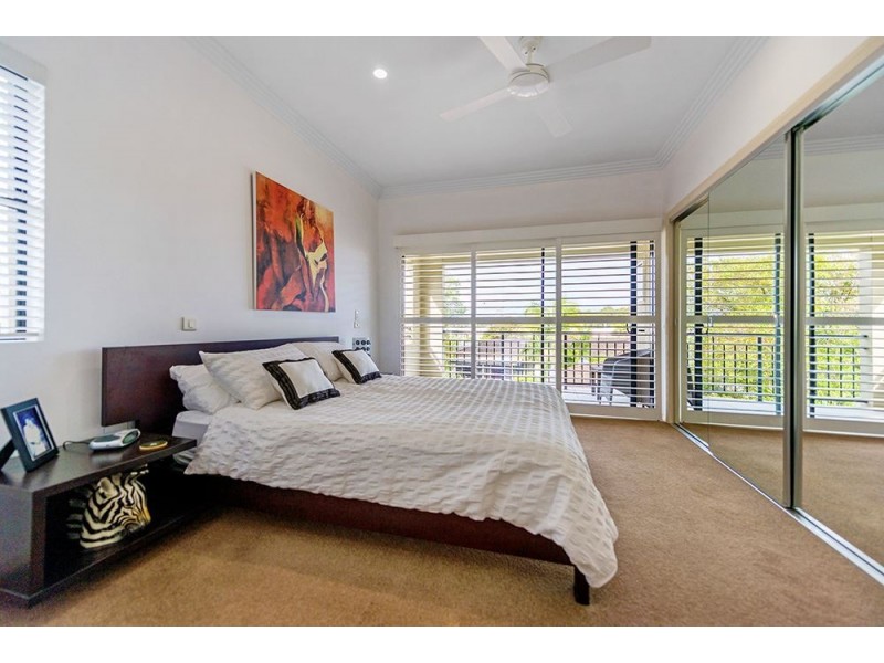 12/8 Parnoo Street, Chevron Island QLD 4217