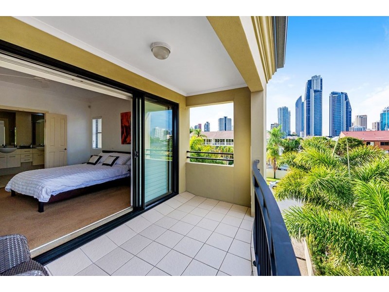 12/8 Parnoo Street, Chevron Island QLD 4217