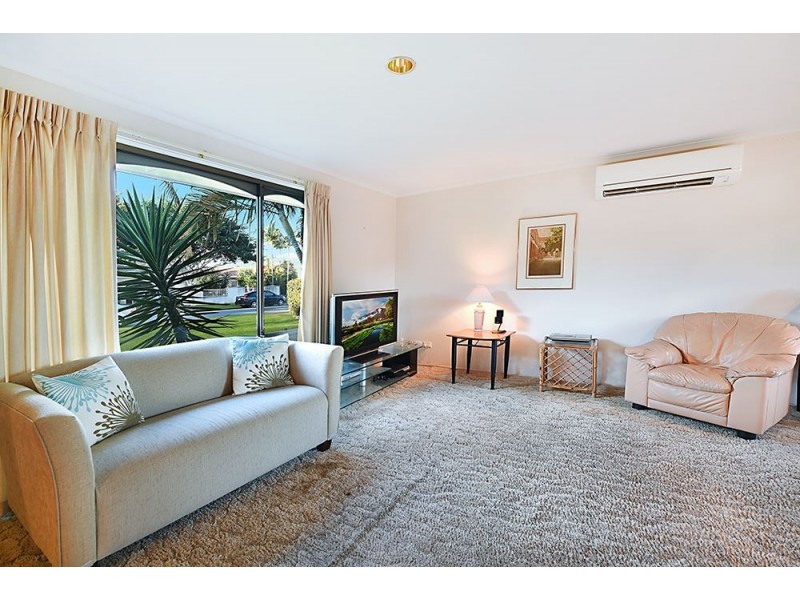 26 Waitomo Street, Broadbeach Waters QLD 4218