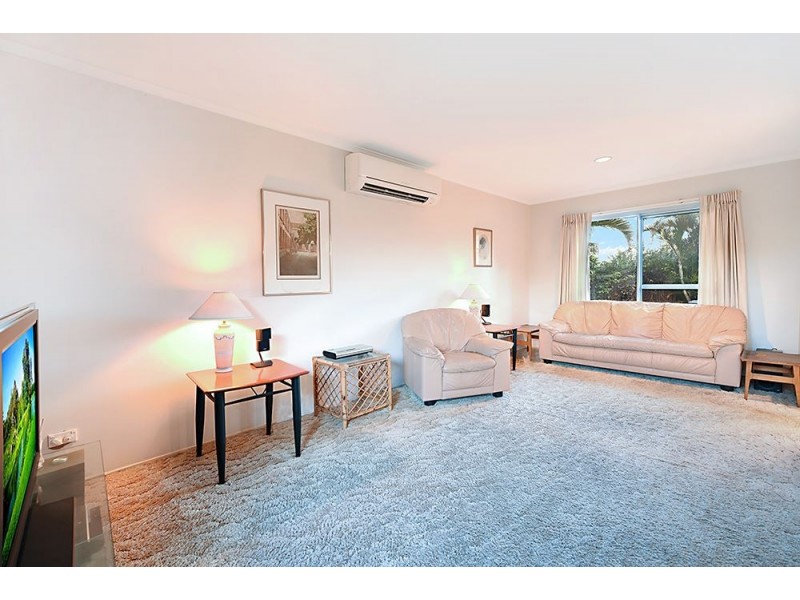 26 Waitomo Street, Broadbeach Waters QLD 4218
