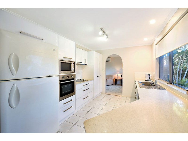 26 Waitomo Street, Broadbeach Waters QLD 4218