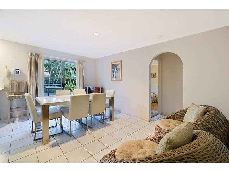 26 Waitomo Street, Broadbeach Waters QLD 4218