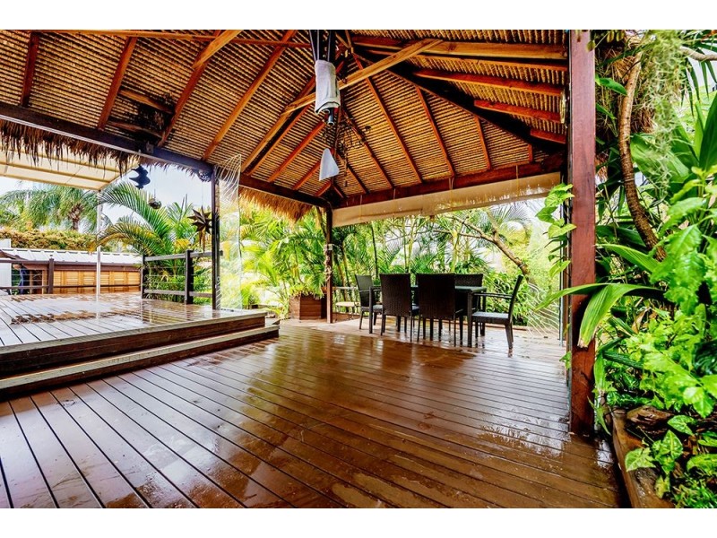 16 St Andrews Avenue, Isle Of Capri QLD 4217