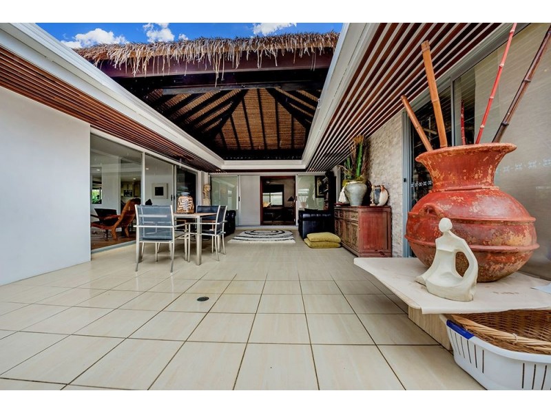 16 St Andrews Avenue, Isle Of Capri QLD 4217