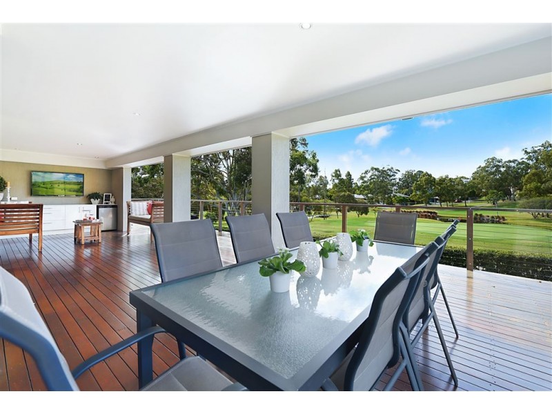 18 Canada Place, Arundel QLD 4214