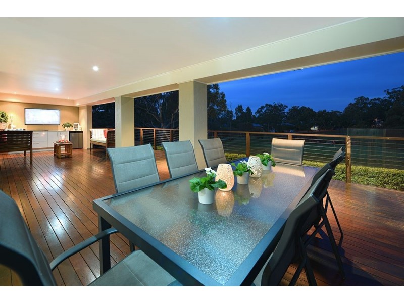 18 Canada Place, Arundel QLD 4214